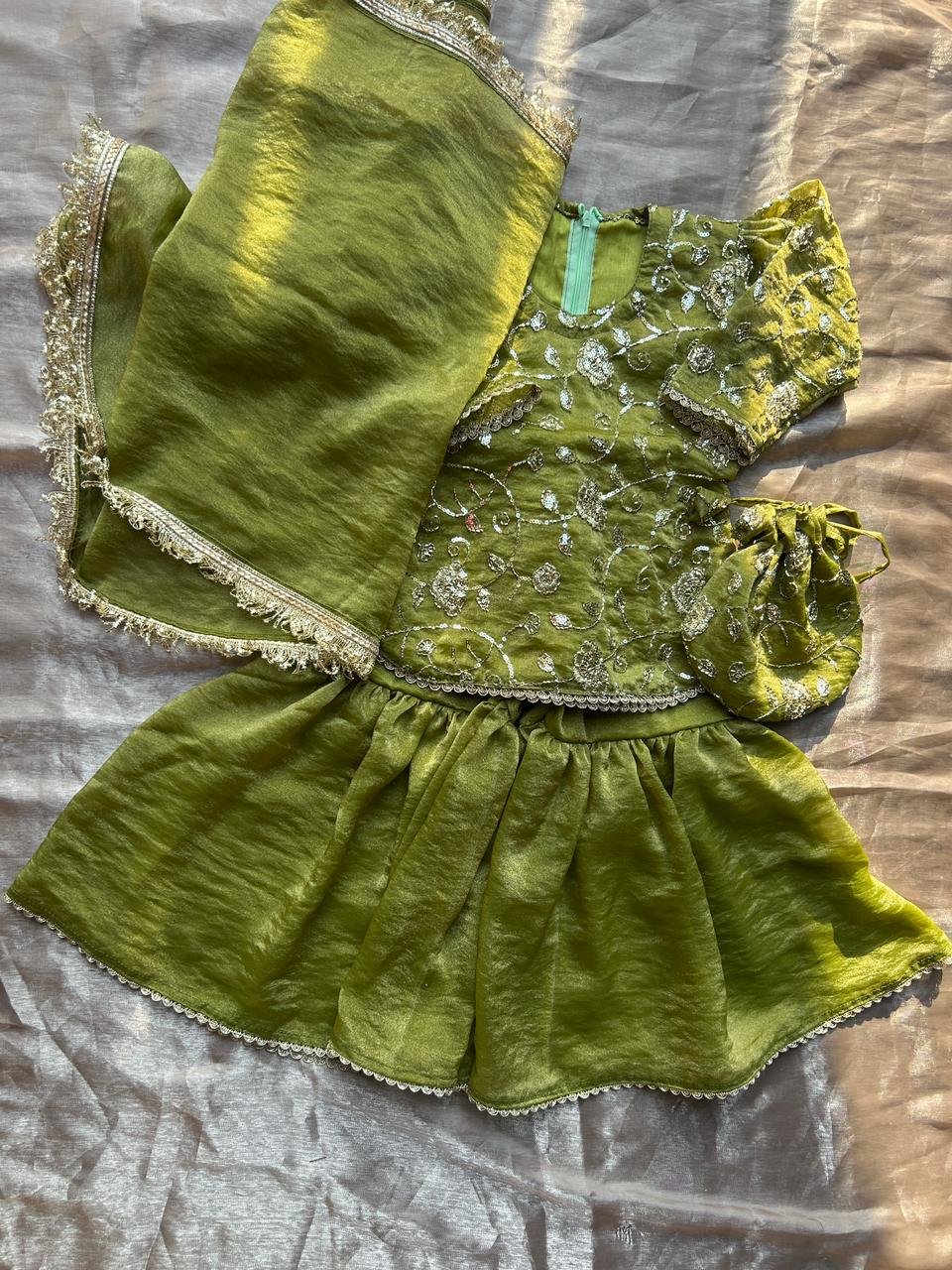 Zari set