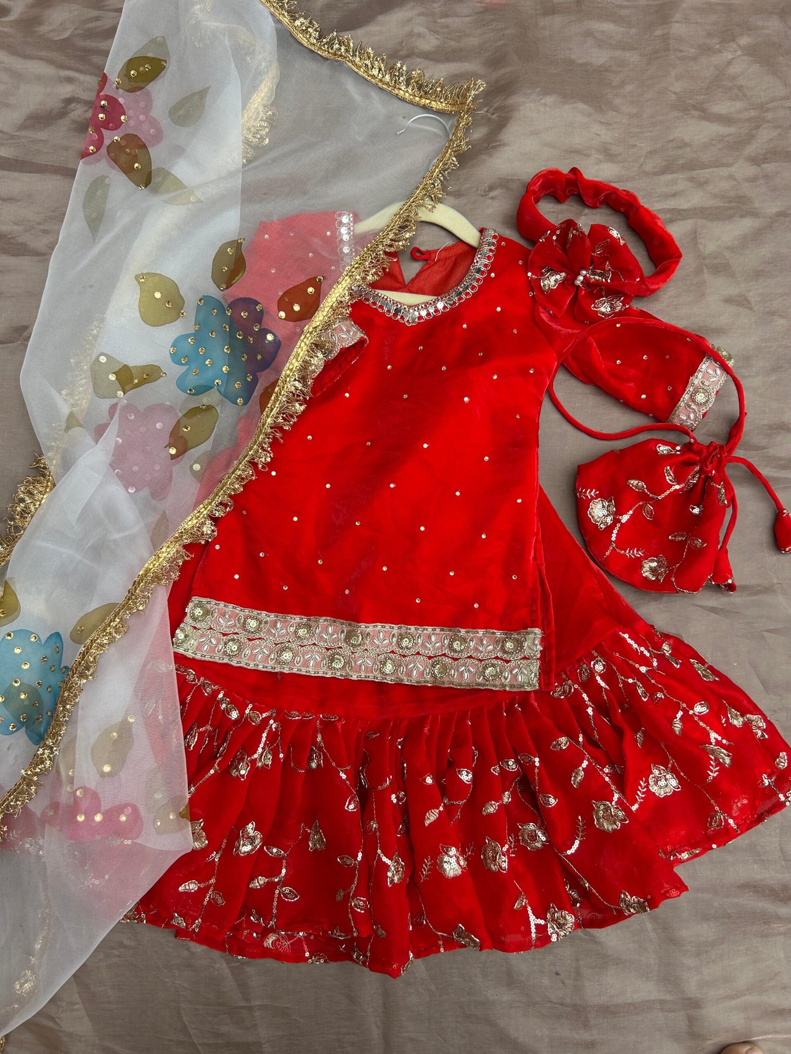 adhira set